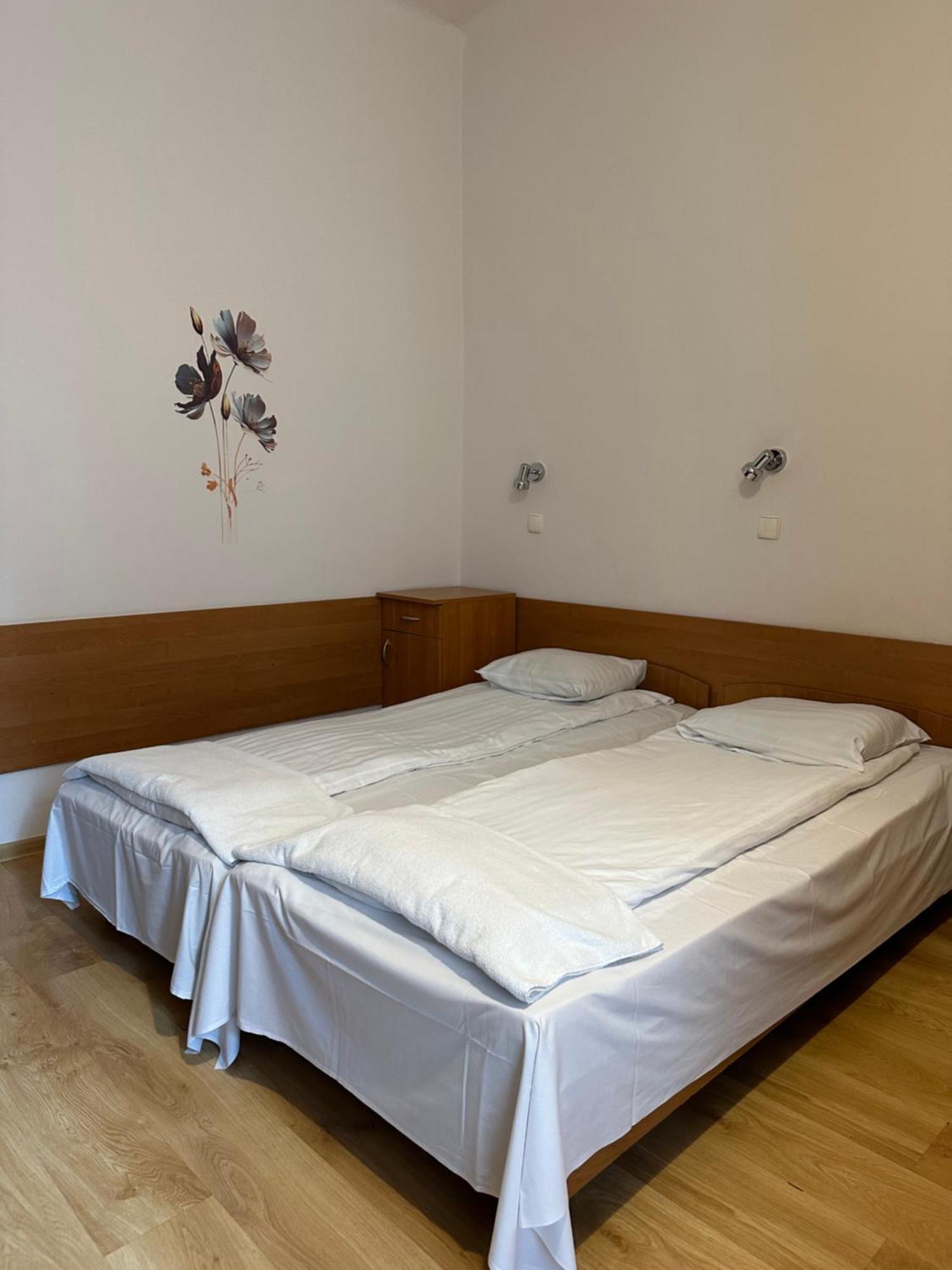 Hotel Haga Ченстохова Экстерьер фото