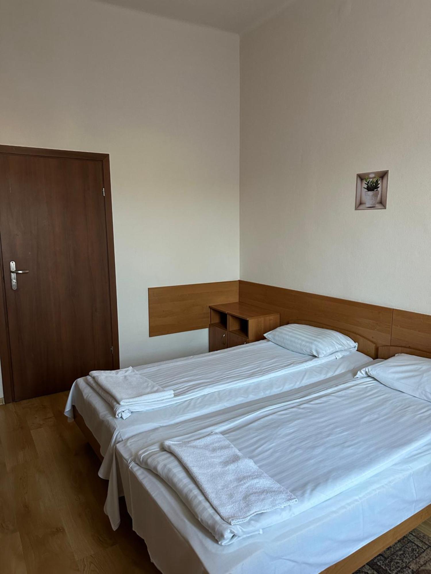 Hotel Haga Ченстохова Экстерьер фото