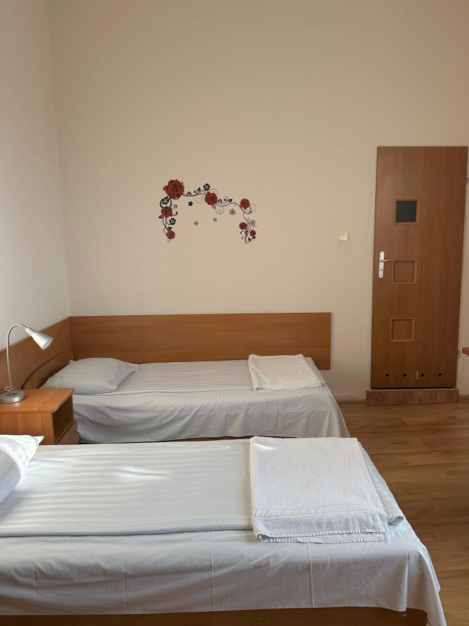 Hotel Haga Ченстохова Экстерьер фото