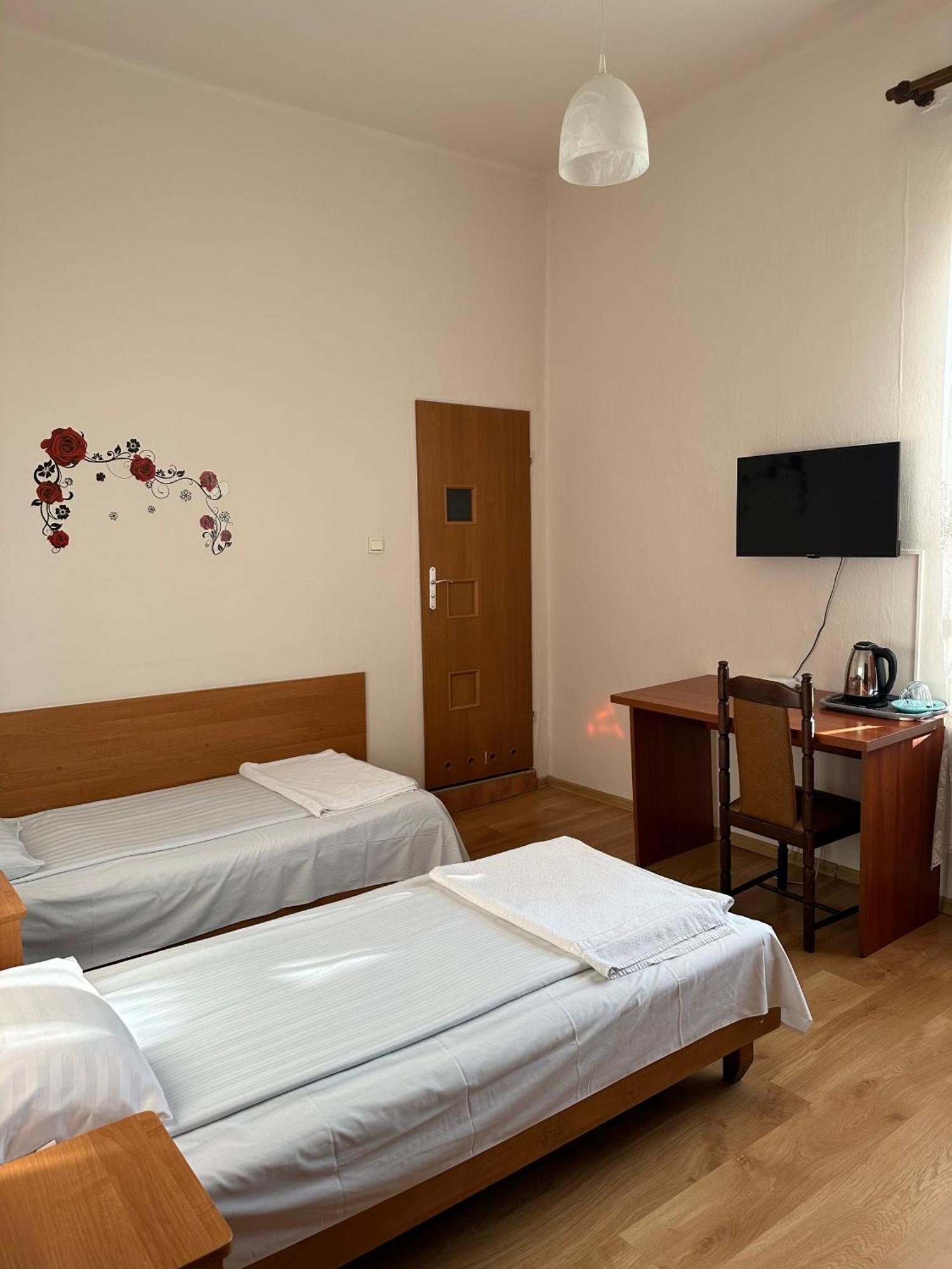 Hotel Haga Ченстохова Экстерьер фото