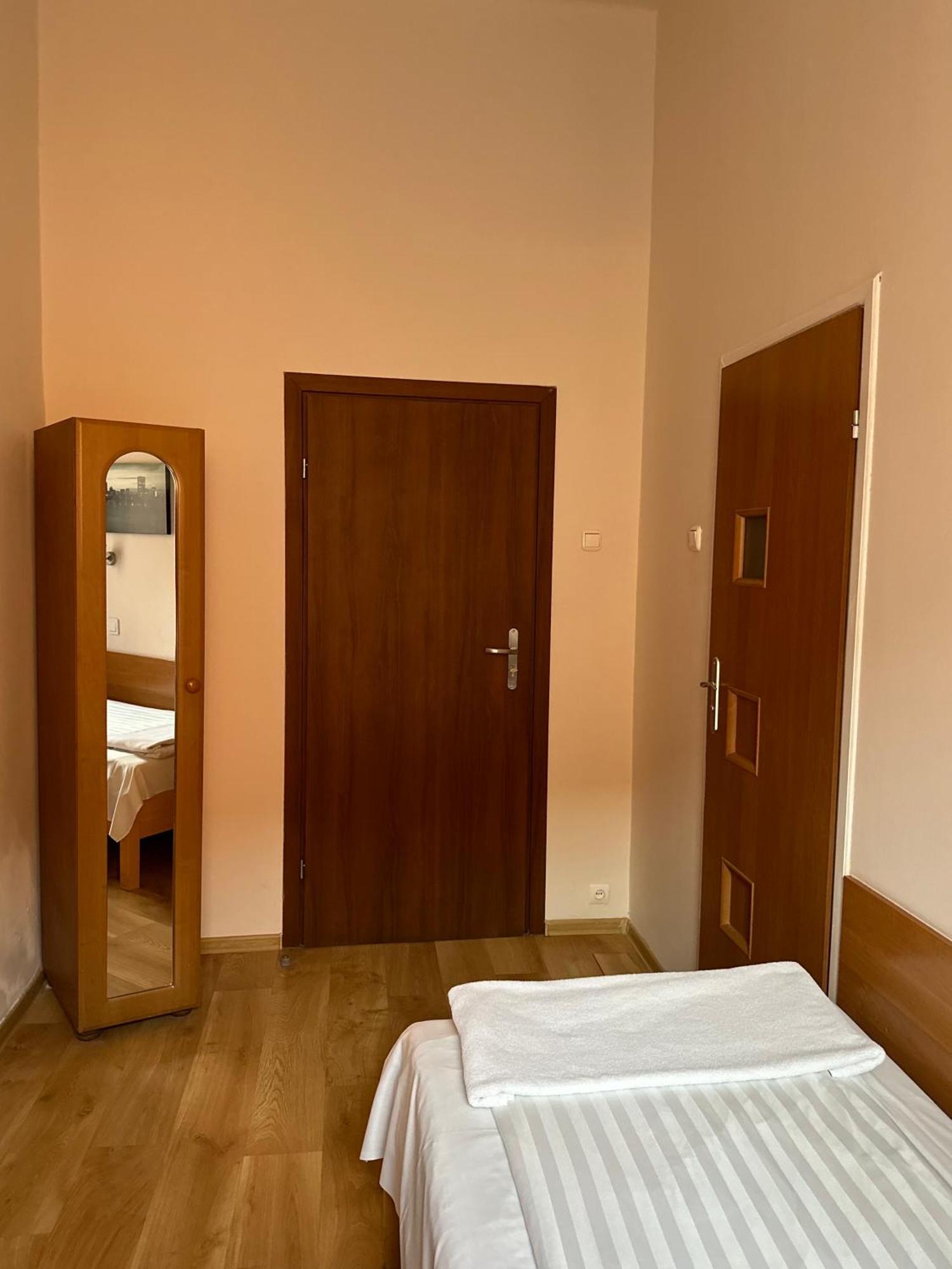 Hotel Haga Ченстохова Экстерьер фото