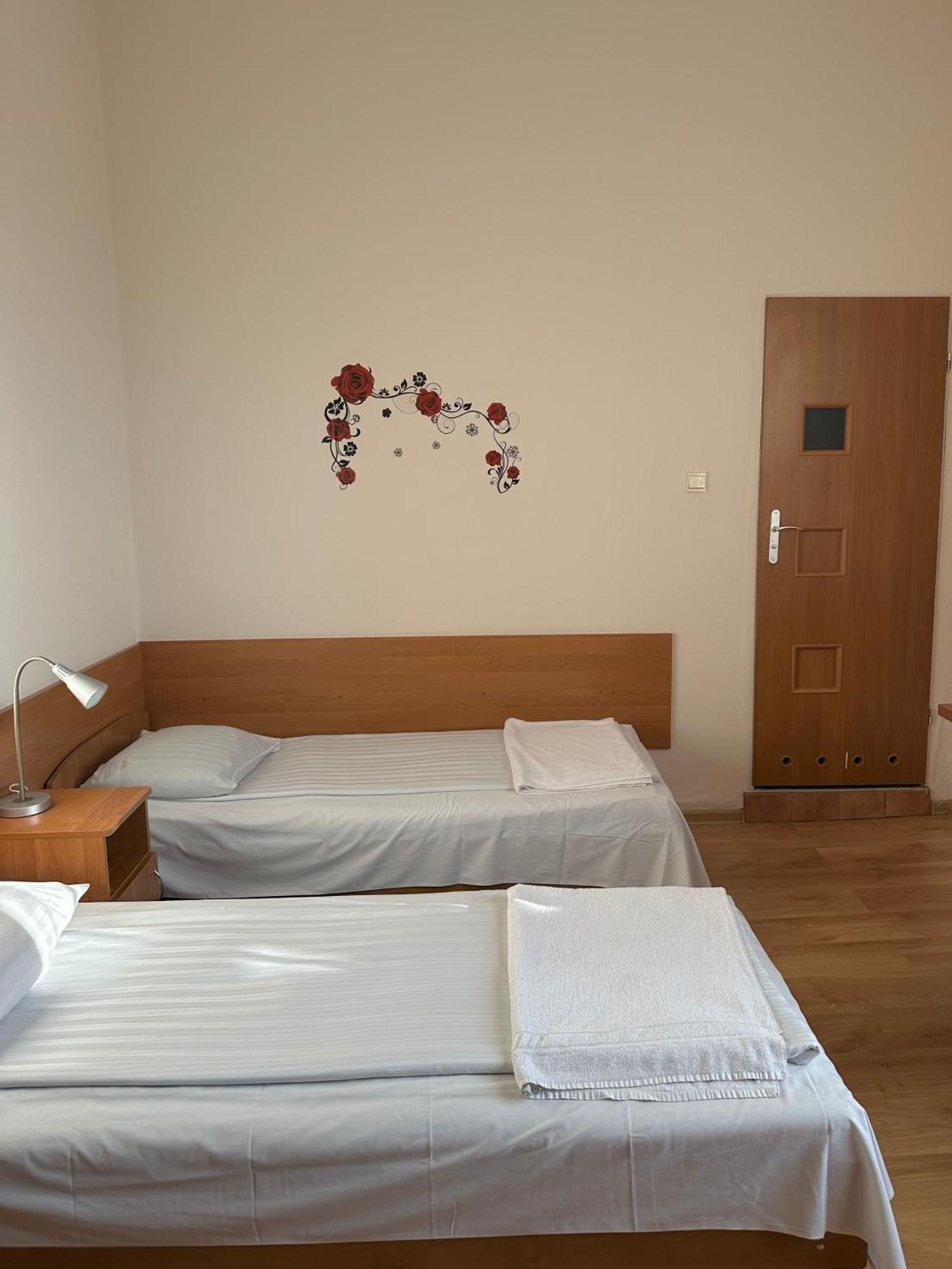 Hotel Haga Ченстохова Экстерьер фото
